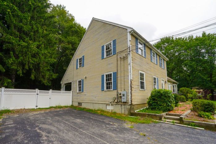 80 Crestwood Dr, Northborough, MA 01532