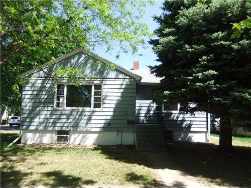 228 Gresham St, Glendive, MT 59330