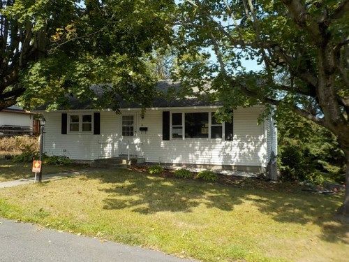 14 Ernest Ave, Waterbury, CT 06708