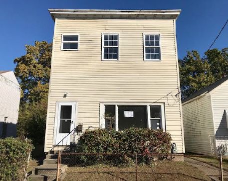 2137 Rowan St, Louisville, KY 40212