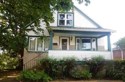 349 Blossom Ave, Campbell, OH 44405