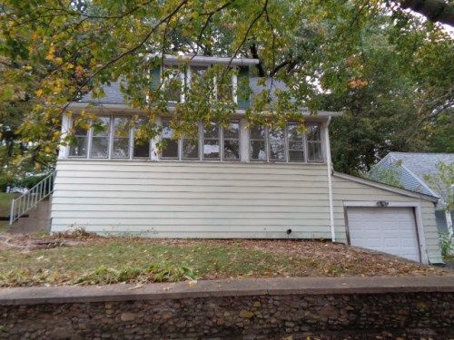 299 New Hanover Ave, Meriden, CT 06451