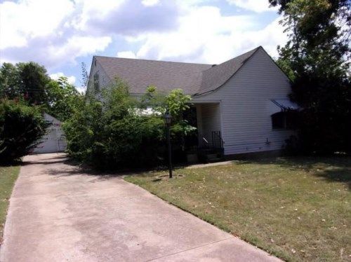 315 S 10th St, Ponca City, OK 74601