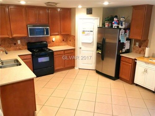 37 Summer Walk Avenue, Las Vegas, NV 89183