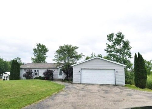 10161 N Fenton Rd, Fenton, MI 48430