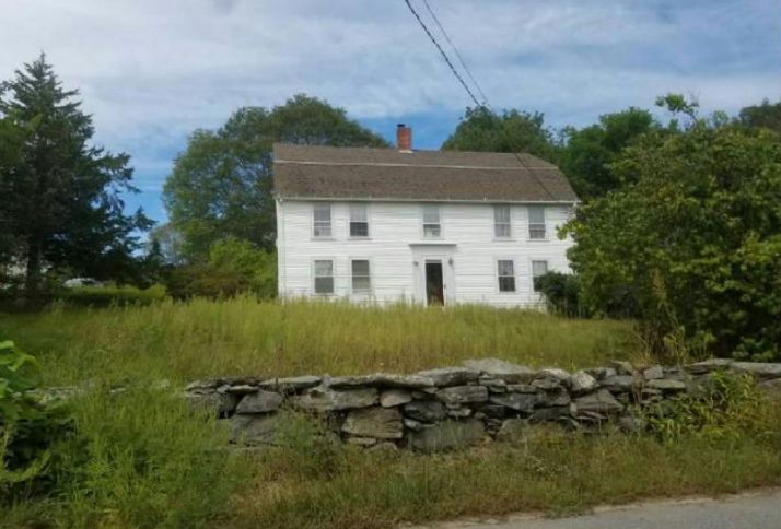 146 Stonehill Rd, Jewett City, CT 06351