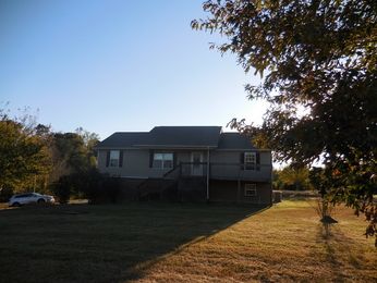 1469 Woods Ridge Rd, Dandridge, TN 37725