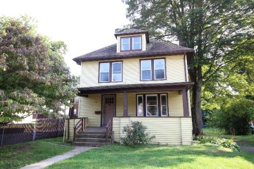 135 Atkins St, Meriden, CT 06450