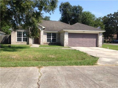 704 Red Oak Ave, Crosby, TX 77532