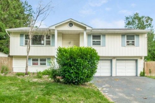 66 Raymond Avenue, Toms River, NJ 08755