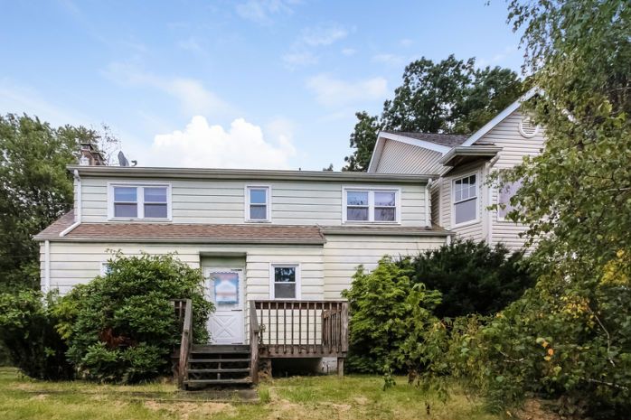 19 Spruce St, Mine Hill, NJ 07803