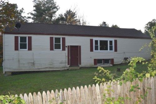 1096 Meaderboro Road, Farmington, NH 03835