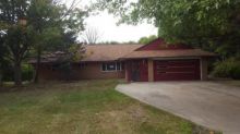 480 Jeannette Dr Cleveland, OH 44143