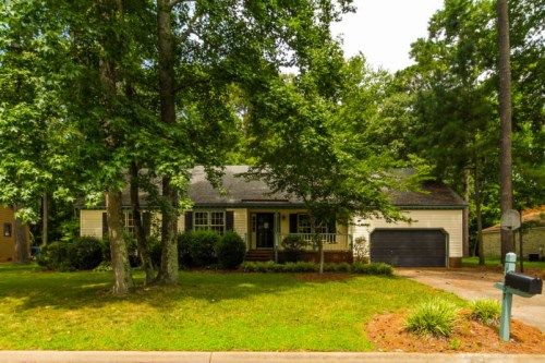 1957 Piney Woods Ln, Virginia Beach, VA 23456