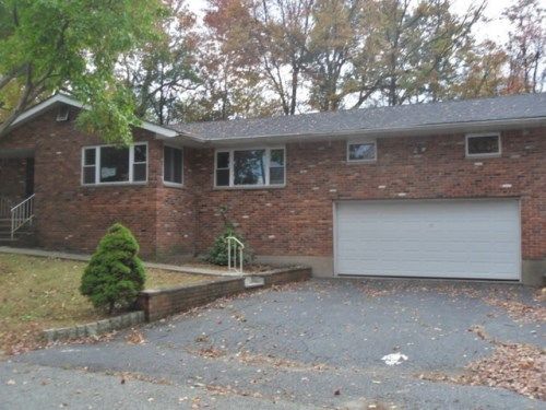 16 Summerbell Lane, Lincoln Park, NJ 07035