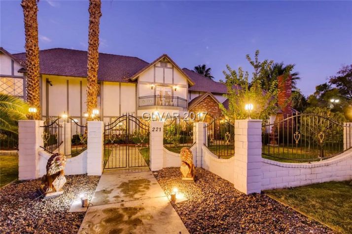 221 Dalmatian Lane, Las Vegas, NV 89107