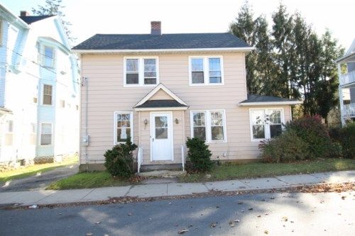 47 Earl St, Waterbury, CT 06710