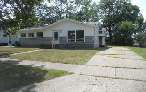 512 N Poplar St, Clio, MI 48420