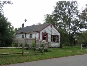 78 80 & 82 Church Str, Mattapoisett, MA 02739
