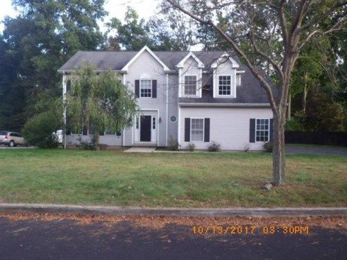 18 CENTURY LN, Milford, CT 06461