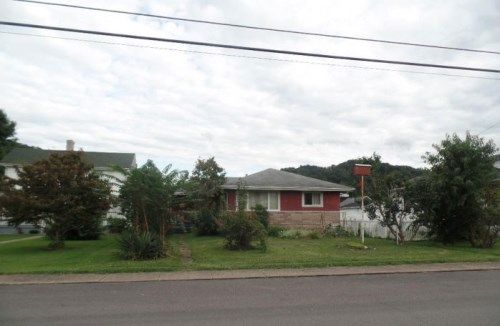 146 Main St, Powhatan Point, OH 43942