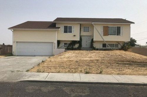 1104 Adair St, Moses Lake, WA 98837