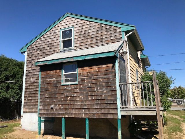 10 Middle St, Swansea, MA 02777