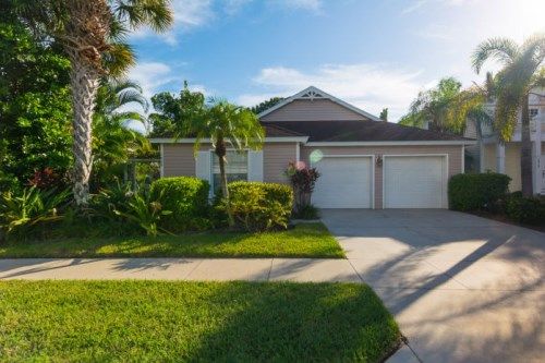 1009 Silverstrand Dr, Naples, FL 34110