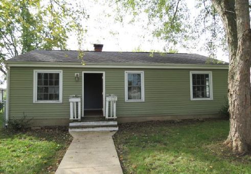 915 W Barber St, Hartford City, IN 47348