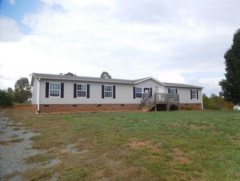 6625 Oak Hollow Dr, Snow Camp, NC 27349