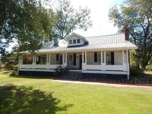 555 Glenloch Rd, Roopville, GA 30170