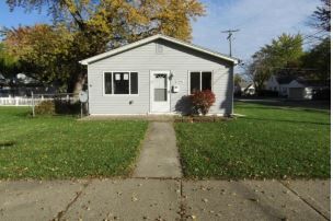 29200 Manhattan St, Saint Clair Shores, MI 48081