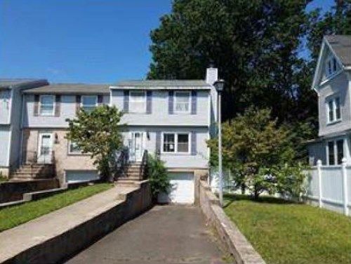 215 N WALNUT STREET, East Orange, NJ 07017