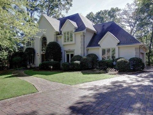 16 Heards Overlook Ct, Atlanta, GA 30328