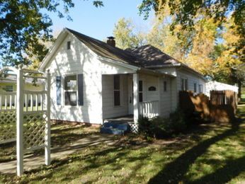 112 W Illinois St, Mansfield, IL 61854