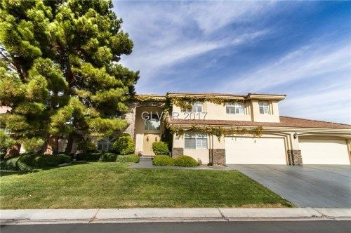 10008 Robin Oaks Drive, Las Vegas, NV 89117