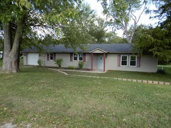 1792 Highlawn Ct, Decatur, IL 62521