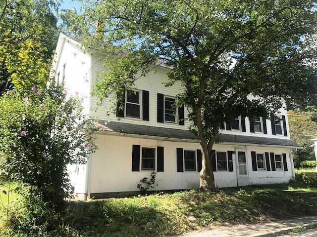 18-20 Crosby St, Webster, MA 01570