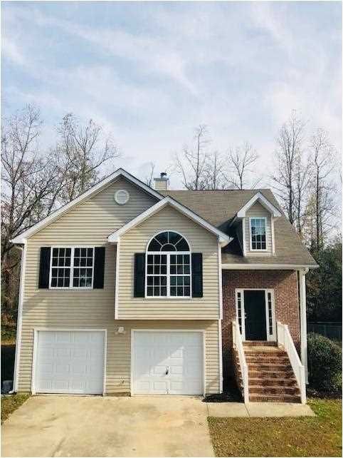 228 Autumn Ridge Dr, Griffin, GA 30224