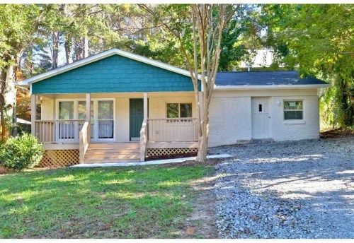 8609 Lake Dr, Snellville, GA 30039