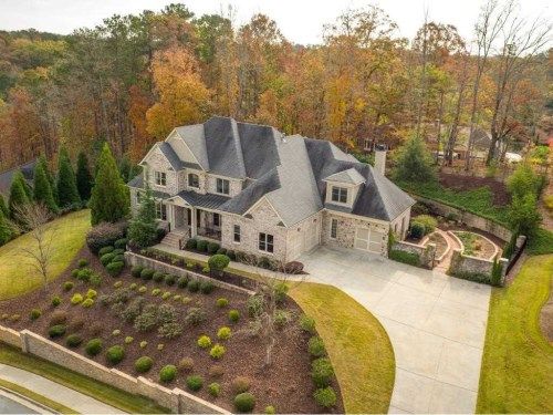 1045 Balmoral Ln, Roswell, GA 30075