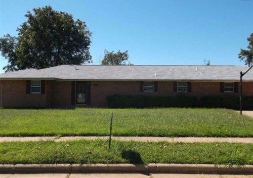 506 SOUTH HILLTOP ST, Burkburnett, TX 76354