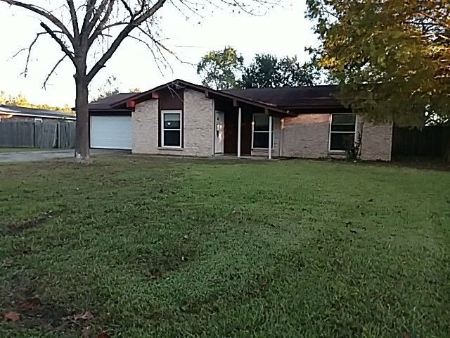 4955 Huntington Dr, Gautier, MS 39553