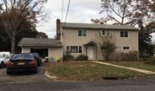 45 E Oakdale St Bay Shore, NY 11706