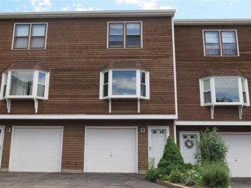 690 N COLONY RD #4, Meriden, CT 06450