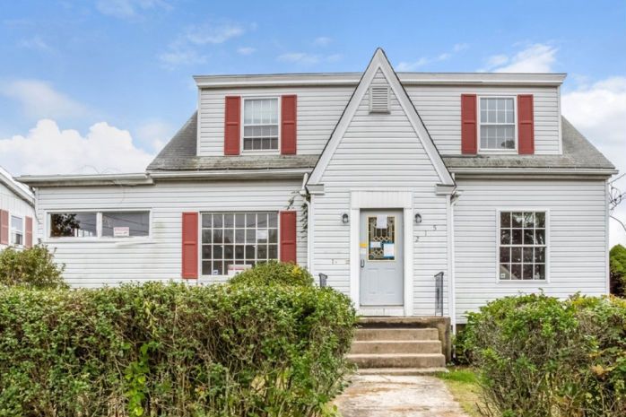 215 Vincent Ave, East Providence, RI 02914