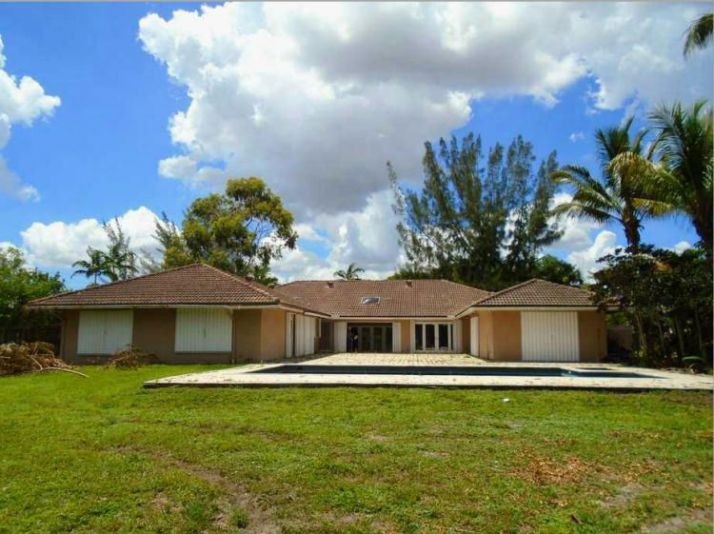 9351 NW 39th Ct, Pompano Beach, FL 33065