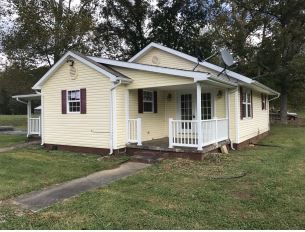 97 Mohawk Dr, Lucasville, OH 45648