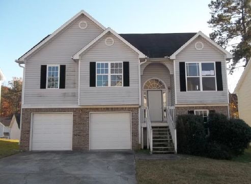 135 Meadowlake Rd, Atlanta, GA 30349