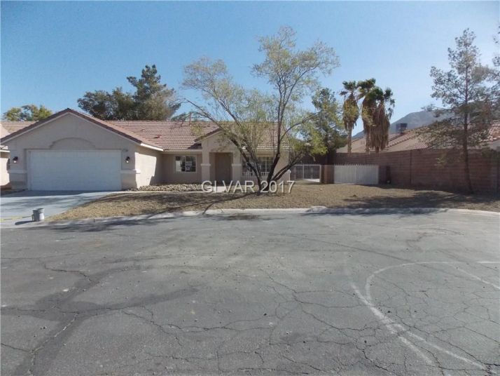 2710 Meadow Spring Court, Las Vegas, NV 89156